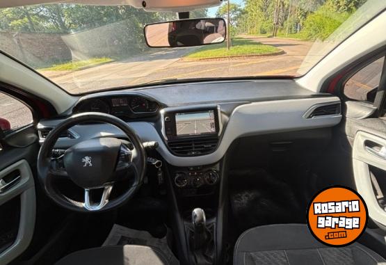Autos - Peugeot 208 allure Touch Screen 2014 Nafta 161000Km - En Venta