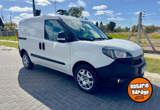 Utilitarios - Fiat Doblo 2018 Nafta 98000Km - En Venta
