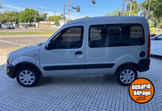 Utilitarios - Renault KANGOO AUTHENTIQUE 1.6 2015 Nafta 40000Km - En Venta