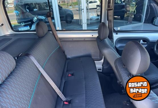 Utilitarios - Renault KANGOO AUTHENTIQUE 1.6 2015 Nafta 40000Km - En Venta