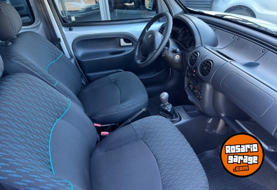 Utilitarios - Renault KANGOO AUTHENTIQUE 1.6 2015 Nafta 40000Km - En Venta