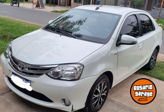 Autos - Toyota Etios 2017 Nafta 99000Km - En Venta