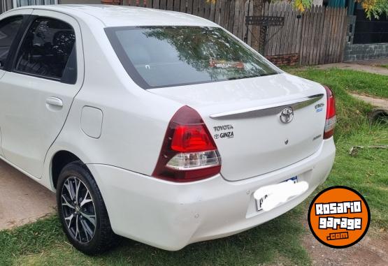 Autos - Toyota Etios 2017 Nafta 99000Km - En Venta
