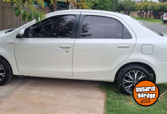 Autos - Toyota Etios 2017 Nafta 99000Km - En Venta