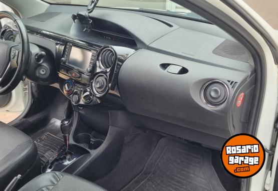 Autos - Toyota Etios 2017 Nafta 99000Km - En Venta