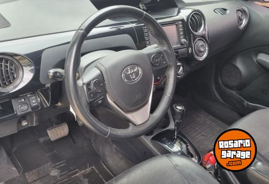 Autos - Toyota Etios 2017 Nafta 99000Km - En Venta
