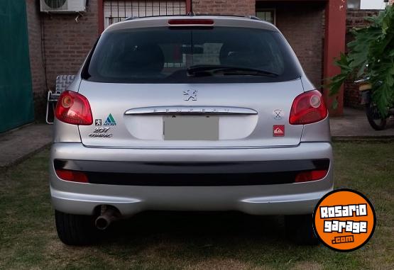 Autos - Peugeot 207 Compact Quiksilver 2010 Nafta 142000Km - En Venta