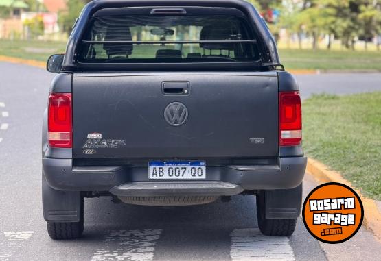 Autos - Volkswagen Amarok Highline 4x2 motor 2017 Diesel 144000Km - En Venta