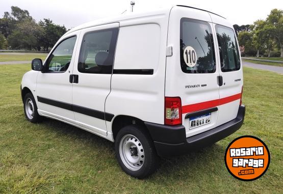 Utilitarios - Peugeot Partner Confort 1.6  16v 2018 Nafta 28284Km - En Venta