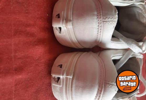 Indumentaria - Zapatillas Femeninas Vans Originales Talle 36 Como nuevas - En Venta