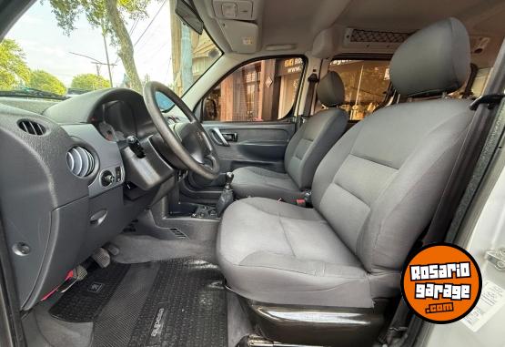 Utilitarios - Peugeot Partner Patagonica 2017 Nafta  - En Venta