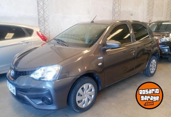 Autos - Toyota Etios 2022 Nafta 125000Km - En Venta