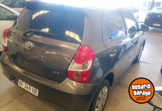 Autos - Toyota Etios 2022 Nafta 125000Km - En Venta
