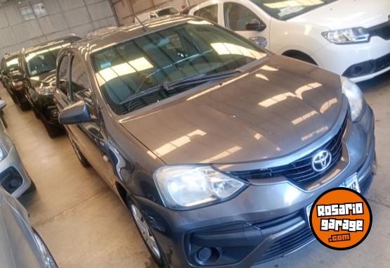 Autos - Toyota Etios 2022 Nafta 125000Km - En Venta