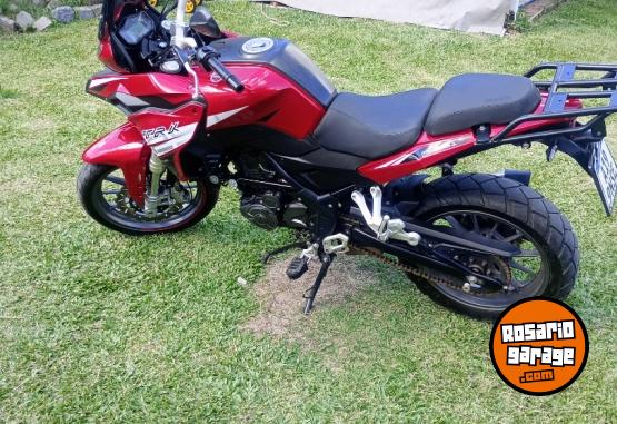 Motos - Benelli TRK 251 2023 Nafta 18300Km - En Venta