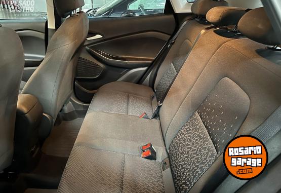 Autos - Chevrolet Tracker LT 2023 Nafta 49500Km - En Venta