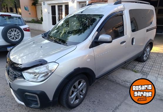 Utilitarios - Renault Kangoo stepway 1.5 dci 2023 Diesel 54000Km - En Venta