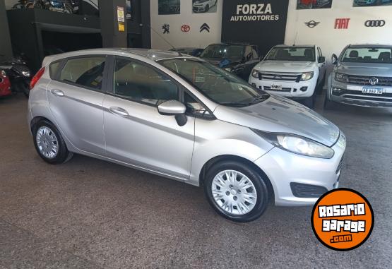 Autos - Ford Fiesta Kinetic 2016 Nafta 125000Km - En Venta