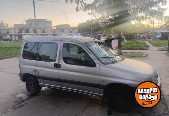 Utilitarios - Peugeot Parnert mod. 2000 1.9 die 2000 Diesel 377000Km - En Venta