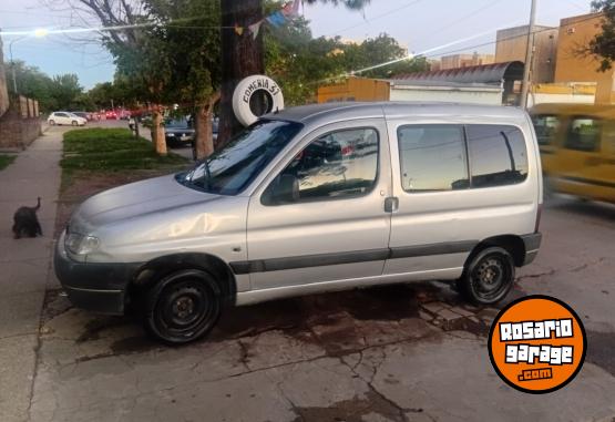 Utilitarios - Peugeot Parnert mod. 2000 1.9 die 2000 Diesel 377000Km - En Venta