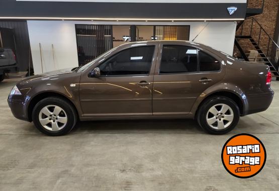 Autos - Volkswagen BORA TRENDLINE 2.0L 2011 Nafta 155000Km - En Venta