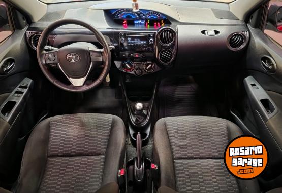 Autos - Toyota ETIOS 1.5 XLS 5 PTAS 2014 Nafta 177000Km - En Venta