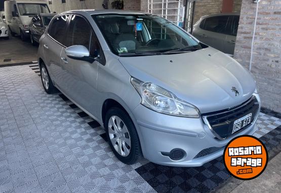 Autos - Peugeot 208 active 2015 Nafta 68300Km - En Venta