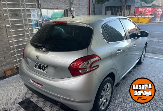 Autos - Peugeot 208 active 2015 Nafta 68300Km - En Venta