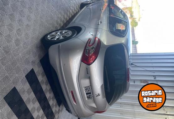 Autos - Peugeot 208 active 2015 Nafta 68300Km - En Venta