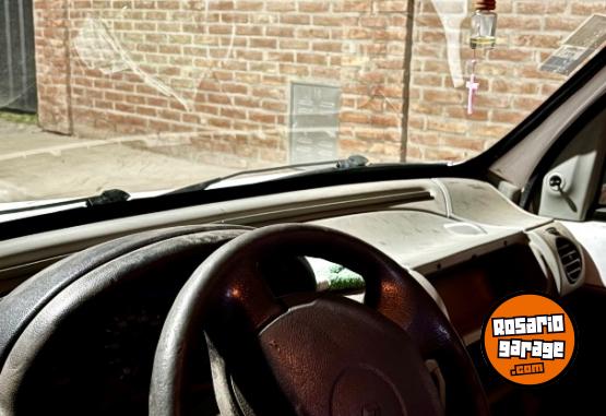 Utilitarios - Renault Kangoo 2011 Nafta 111111Km - En Venta