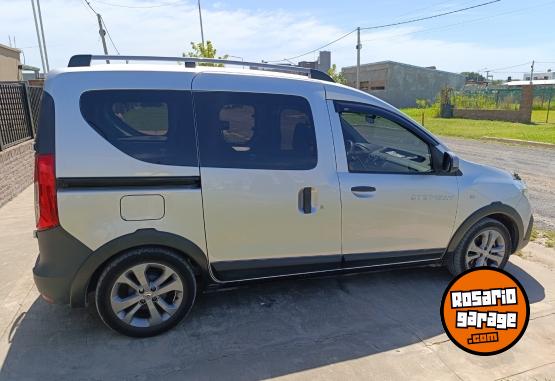 Autos - Renault Kangoo stepway 2023 Diesel 54000Km - En Venta