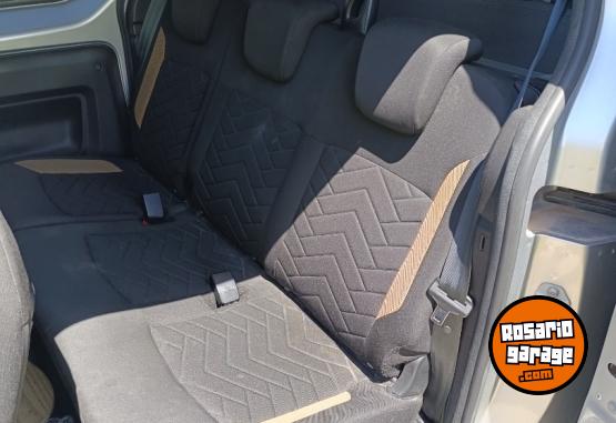 Autos - Renault Kangoo stepway 2023 Diesel 54000Km - En Venta