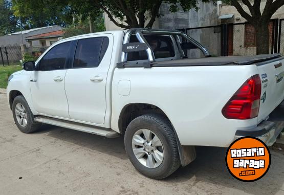Camionetas - Toyota Hilux 2017 Diesel 156000Km - En Venta
