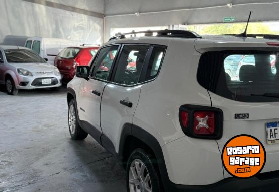 Camionetas - Jeep RENEGADE SPORT 1.8 2022 Nafta 46000Km - En Venta