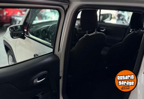 Camionetas - Jeep RENEGADE SPORT 1.8 2022 Nafta 46000Km - En Venta