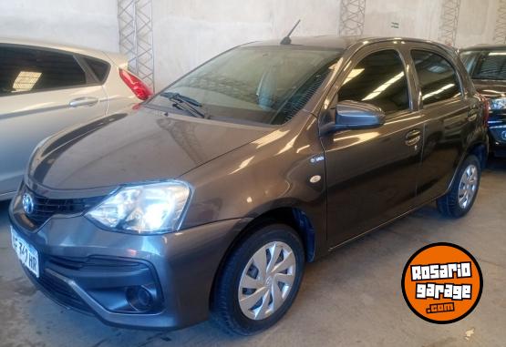 Autos - Toyota Etios 2022 Nafta 125000Km - En Venta