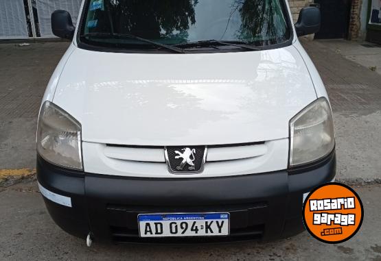 Utilitarios - Peugeot Partner Kangoo 2018 Nafta 108000Km - En Venta