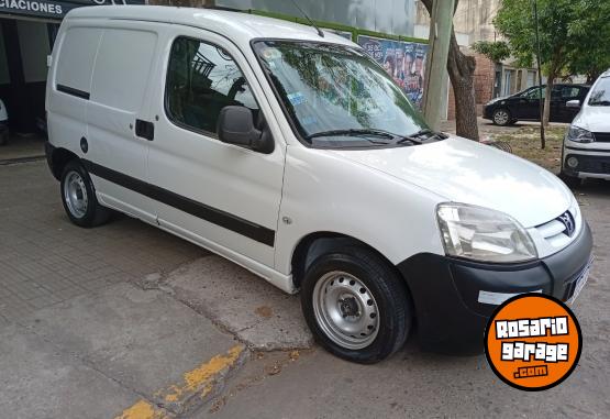 Utilitarios - Peugeot Partner Kangoo 2018 Nafta 108000Km - En Venta