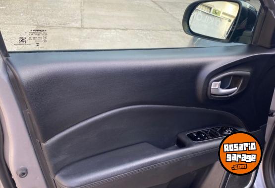 Camionetas - Fiat Toro Freedom 1.8 AT 4x2 2024 Nafta 30000Km - En Venta