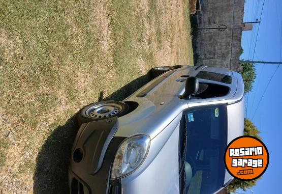 Utilitarios - Renault Furg�n mixto 5as 2016 GNC 266000Km - En Venta