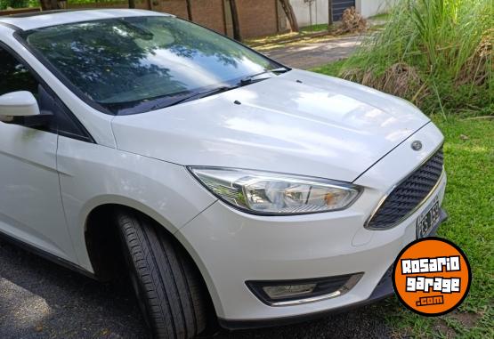 Autos - Ford Focus se plus 2015 Nafta 81270Km - En Venta