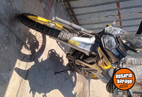 Motos - Voge 300 Rally 2023 Nafta 11000Km - En Venta