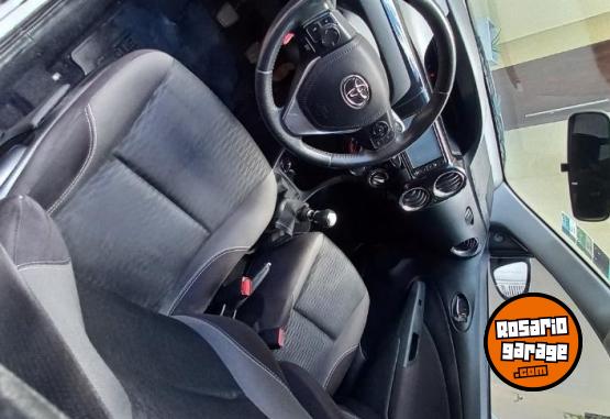 Autos - Toyota Etios 2017 Nafta 97000Km - En Venta