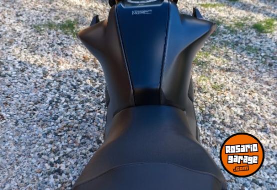 Motos - Honda Twister 300 2023 Nafta 10500Km - En Venta