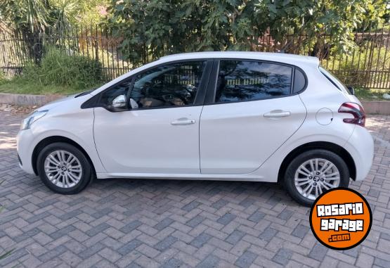 Autos - Peugeot 208 Allure Nav 1.6 2018 Nafta  - En Venta