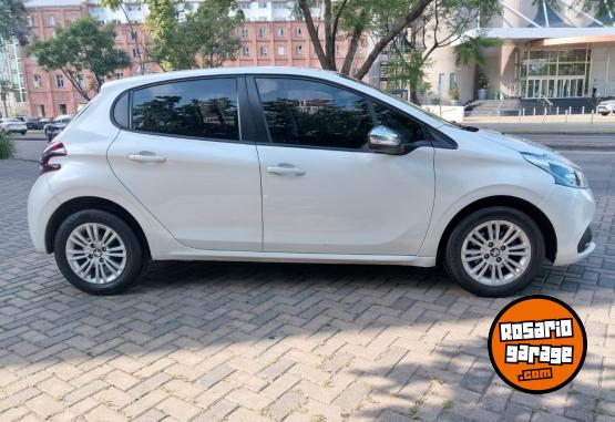 Autos - Peugeot 208 Allure Nav 1.6 2018 Nafta  - En Venta