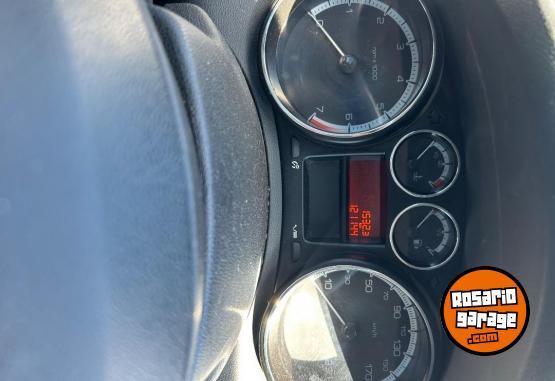 Autos - Peugeot 308 2014 Nafta 120000Km - En Venta