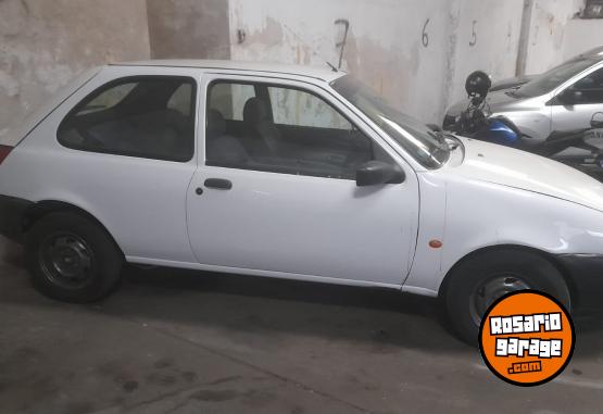 Autos - Ford Fiesta 1998 Nafta 190000Km - En Venta