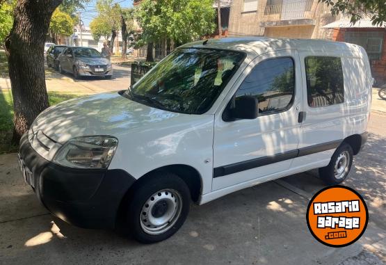 Utilitarios - Citroen Berlingo kangoo partner 2019 Diesel 167000Km - En Venta