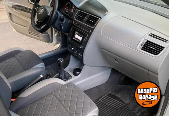 Autos - Volkswagen Suran Highline 2016 Nafta 139000Km - En Venta